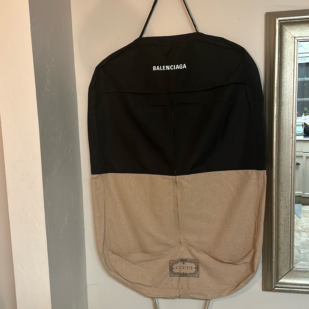 GARMENT BAG ALERT 🚨🚨🚨🚨BALENCIAGA + GUCCI OMG !!!!!!! - Picture 4 of 14